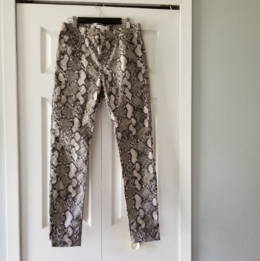 👖 H&M SNAKE PRINT JEANS